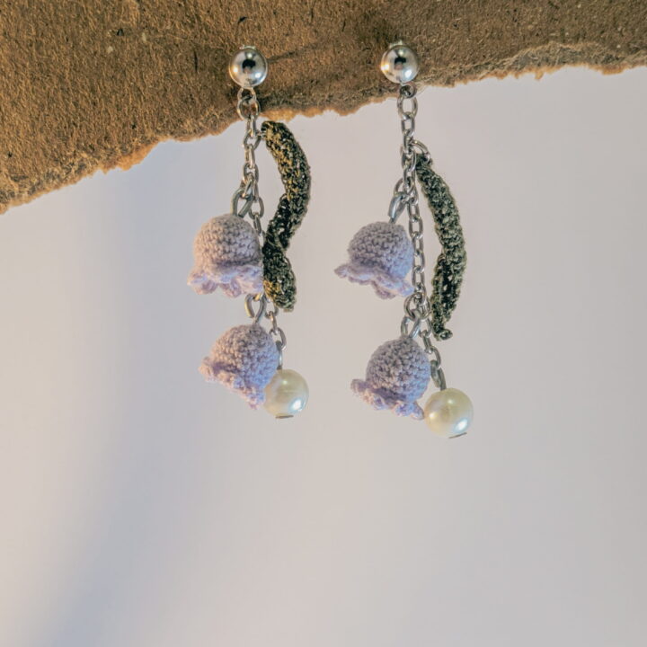 Sumun - Lily of the valley earrings with a pearl accent